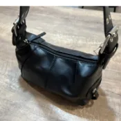 滿4500元送單肩包 🇺🇸 FOREVER21 酷辣皮扣單肩包 請點進看活動規則