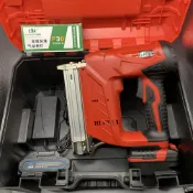 (店+)智玉科技有限公司 / 鋰電電動釘槍 JJ牧田款 21V18V F30 直釘 2.5AH單電  /電動射釘槍/直釘槍/木工打釘槍/無線鋰電釘槍