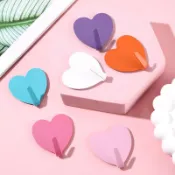 唯愛-Only Love 免打孔不傷牆面簡約客廳廚房臥室玄關浴室無痕收納神器彩色愛心掛勾 台灣現貨 P345