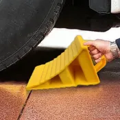 三角木塑料汽車車輪擋塊 汽車車輪擋塊 多功能防滑車輪擋塊 便攜式黃色輪胎擋塊 耐磨輪胎擋塊 汽車機車防滑輪胎擋 防溜車