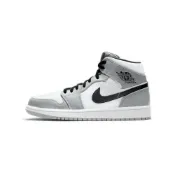 (店+)【Jordan】554724-092 Jordan Air Jordan 1 Mid Light Smoke Grey 小Dior 合成革二層牛皮皮革 舒適 耐磨 中幫 復古籃球鞋 男款 菸灰 Air Jordan 鞋 Air Jordan 男鞋