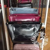 ☆現貨☆搬家大清倉 全新正品 英國設計師品牌 Lulu guinness MAGENTA Lip 紅唇 拋光小牛皮側背包