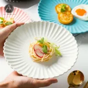 「滿額免運」極簡風陶瓷餐盤 菊花紋餐具 小清新早餐盤 甜品盤 牛排盤 高CP值陶瓷盤子 優選品質