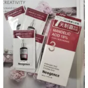 小紅瓶【Neogence 霓淨思】18%杏仁酸透亮煥膚精華30mL（杏仁酸／玫瑰花蜜酸／杜鵑花酸