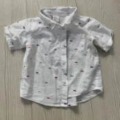 H&M 超可愛白色小車車短袖襯衫 100%純棉 童裝 6m 上衣男童 小童 幼童 夏天 男生