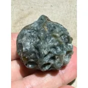 《皮蛋青年糕精雕核桃》240424-02 總統石 心臟石 血絲碧玉 台灣藍寶 鳳凰碧玉 | 後山帝星石業