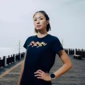 PUMA 短袖上衣 慢跑系列Run Fav圖樣短袖T恤(F) 女 52532601 黑 