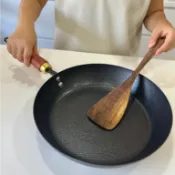 [全新升級] 釜都鐵器 古法鍛打錘紋 深炒鍋 (28cm/贈可站立式鍋蓋)
