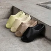 (店+)【NIKE 耐吉】美國 JEEP 拖鞋 YEEZY SLIDE 平替款 鋸齒拖鞋 情侶款 黑 米 棕 綠