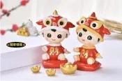 🍁隨草憶境🍁（搖頭舞龍舞獅） 新年 喜慶 舞獅帽 娃娃 發財 娃娃 家居 桌面 擺件 樹脂 創意 車載 搖頭 工藝品