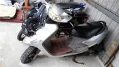 達成拍賣 水噹噹 Swing125 零件車齒輪箱 排氣管 電盤 離合器 輪圈 啟動盤 引擎吊架 油箱後扶手 中柱 整流器