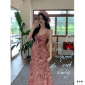  【青檸萌】度假洋裝 法式洋裝  法式浪漫設計度假風露背紅色格子吊帶連身裙女夏季新款法式田園風修身收腰顯瘦長裙