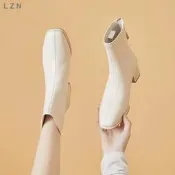 【臺灣現貨】#LZN# 軟羊皮真皮女靴子秋冬新款中跟單靴網紅粗跟法式瘦瘦女短靴 騎士靴 短靴保暖舒適潮 英倫風學院風