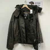 DryDog 跩狗嚴選 跩狗嚴選 極度乾燥 Superdry Yachter 最新經典款 MTN 冒險魂 遊艇夾克 風衣 外套 防風 鋪棉 保暖 橄欖綠 軍綠