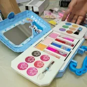 💎現貨 冰雪奇緣 兒童彩妝玩具 兒童化妝無毒 梳妝玩具 彩妝玩具 化妝箱 水洗 扮家家酒 化妝品玩具 手提包 禮物 便宜