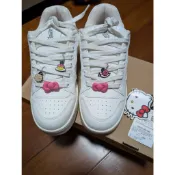 Hello Kitty PULL & BEAR 聯名小白鞋 三麗鷗 sanrio