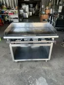 達慶餐飲設備/八里中古倉庫/二手商品/營業用/早餐店牛排蚵仔煎鐵板燒/瓦斯煎台/立地式五管/落地型煎板爐/5管/煎台桶裝