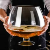 全球選品1館 生活百貨 特大號啤酒杯巨大巨型酒杯大號紅酒杯高腳杯大容量玻璃英呷鳴