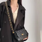 (店+)【MoonDy】包包 牛皮小香包 女生側背包 真皮女包 小香風包包 手機包 寬背帶斜背包 小方包 鏈條包包