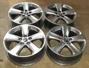 【田中中古輪胎】TOYOTA RAV4 原廠 17吋 鋁圈 5孔114 7J ET39 鈦銀色 (新車拆)