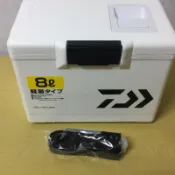 《嘉嘉釣具》Daiwa Cool Line S800X  活餌冰箱 活餌桶  附背帶 活餌箱