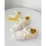 (店+)【NIKE 耐吉】NIKE AIR FORCE 1'07 LX AF1 檸檬奶油 奶油黃 小花 小雛菊 女鞋 IW2348-170