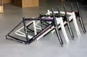 ~騎車趣~全新輕量鋁合金700C公路跑車車架+碳纖維前叉組 (GIANT捷安特MERIDA美利達可參考)
