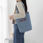馬雅圖騰丹寧肩背包：淺藍色