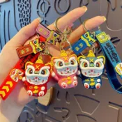 台灣現貨 新年舞獅吊飾 國潮醒獅招財貓吊飾 新年鑰匙圈 可愛鑰匙扣 招財貓 中國風 娃娃機吊飾 吊扣