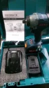 博士通用☆中日機械五金☆新發售! BOSS 21V 鋰電 衝擊 起子機 雙電池 充電器 機箱有置物空間