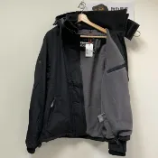 DryDog 跩狗嚴選 跩狗嚴選 極度乾燥 Superdry 男款 黑中灰 風衣 刷毛保暖 外套 三排拉鍊 內口袋 防風夾克 黑灰 背後有線 WCT