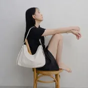 supportingrole 輕盈白 輕量垂墜肩斜背文青月牙通勤包