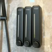 寓偉 給皂機 給皂器 壁掛式給皂機 皂液沐浴乳 浴室給皂機 沐浴乳擠壓器 壁掛式皂液器酒店沐浴露洗髮水按壓分裝瓶衛生間免打孔洗