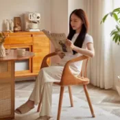✅台灣賣家✅複古北歐設計師中式餐椅 現代簡約 休閒扶手椅洽談靠背書桌 實木椅子
