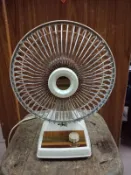 中古陳H4參 復古懷舊早期電扇 小風扇 清倉600元 咖啡民宿收藏觀賞擺飾電影電視拍攝道具 實照髒醜舊老 有貨再下標