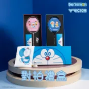 多啦a夢！聯名《典將體育》VICTOR 勝利 羽球拍 對拍組 哆啦A夢限定系列對拍禮盒 DRM SET