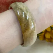 19.5圍61mm特殊圖騰，天然珊瑚玉 密集小花，菊花玉、發財玉手環手鐲（0309-1）