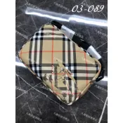 高雄凡賽斯歐洲精品 BURBERRY BBR BUR 戰馬騎士LOGO 滿版格紋 斜背包 側肩包 側背包