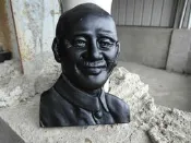早期--眷村-蔣公銅像--蔣總統--蔣主席--老蔣---蔣中正---蔣介石---材質--鋁-10.7x16.2公分