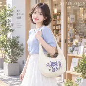 (店+)【SANRIO 三麗鷗】現貨 7-11 限量 三麗鷗 酷洛米 凱蒂貓 大耳狗 月亮肩背包 月亮包 寬版肩帶 大開口拉鍊 前口袋可放保溫杯
