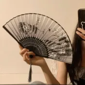 (店+)【優先購】中國風摺疊小扇子隨身攜帶古風漢服古裝舞蹈新中式夏天黑色竹扇女
