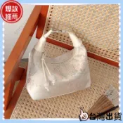 【蝦皮大促】國風絲綢刺繡旂袍包包女2025新款夏季斜挎餃子包古風新中式手提包