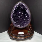 綠標82號2.94kg🌟可以入 水滴型恐龍蛋💧水聚天心💜恐龍蛋晶洞 水晶洞 紫水晶 烏拉圭紫晶洞 恐龍蛋  A3249