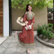 開滿花v領花洋【88239】春夏新款民族風波西米亞出國渡假泰國海邊出遊V領小碎花連身洋裝 連衣裙 Sandy33