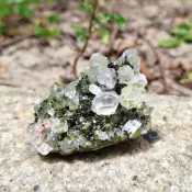 💚土桑展精選：土耳其綠簾石共生水晶0321-32號 (Epidot) 精靈魔法森林 x 釋放負面性 x 顯化豐盛