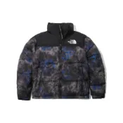(店+)【The North Face】NJ1DN76C 北面 1996系列 Eco Nuptse Jacket Logo印花色塊拉鏈立領麵包羽絨服 男款 黑色