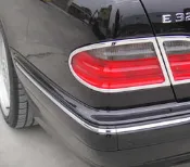 金螃蟹   賓士  BENZ  E - W210  95~03 系列  鍍鉻 左後 保險桿 裝飾條 (更換用)