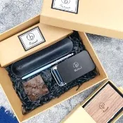 【Betrue】蝕刻鋼筆禮盒+黑色鋼筆+名片盒+星球筆座(免費客製化刻字/禮盒/鋼筆刻字/生日禮物/春節禮盒)