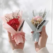 (店+)康乃馨祝福小花束 (小捧花 花束 仿真花 永生花 禮物花束 情人節 畢業季 母親節)