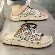(店+)拖鞋男洞洞鞋防水運動男鞋拖鞋緩震懶人鞋增高厚底涼拖鞋室内居家浴室防滑足弓包頭夾脚透氣鞋室外白色黑色健走旅行休閒鞋沙灘涼鞋 夏季舒適輕便